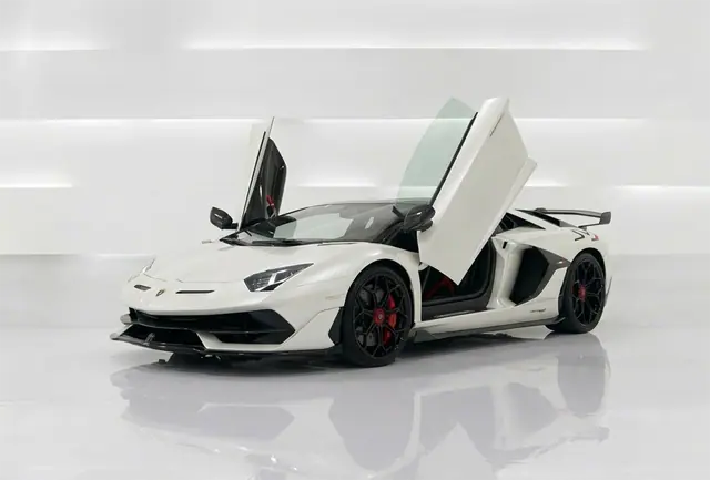 Lamborghini Aventador Roadster SVJ Weiß