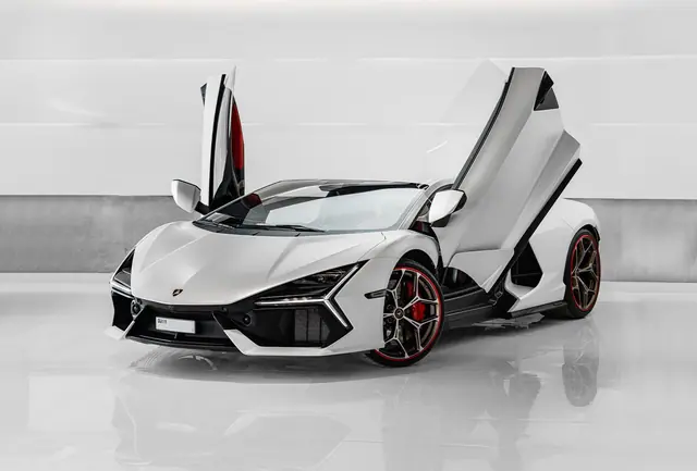 Lamborghini Revuelto Weiß
